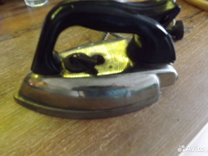 Утюжок походный 220 в маленький и побольше 1958 г
