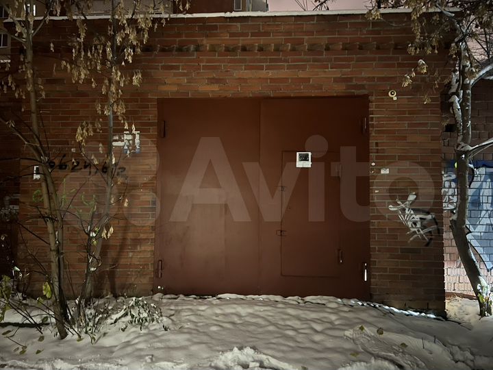 Гараж, > 30 м²