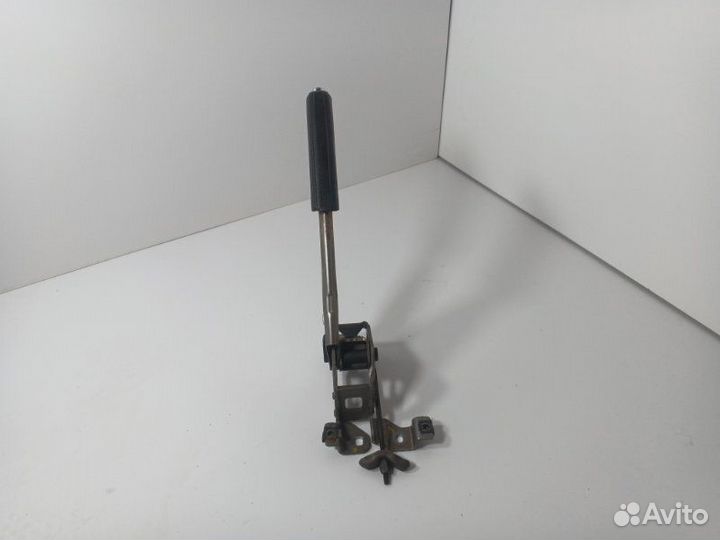 Рычаг стояночного тормоза Skoda Octavia BSE 2008