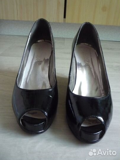 Туфли платформа выходные натуральная кожа-лак 38р