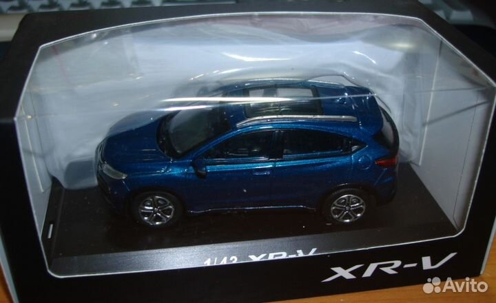 1 43 Honda XR-V 2015