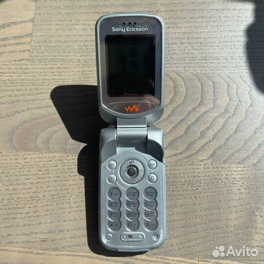 Sony Ericsson W300i