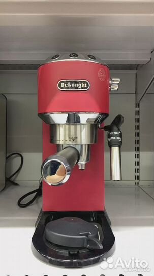 Кофеварка рожковая De'Longhi Dedica EC 685