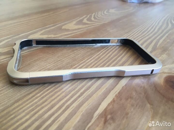 Бампер алюминиевый для iPhone SE