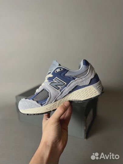 Кроссовки женские new balance 2002r