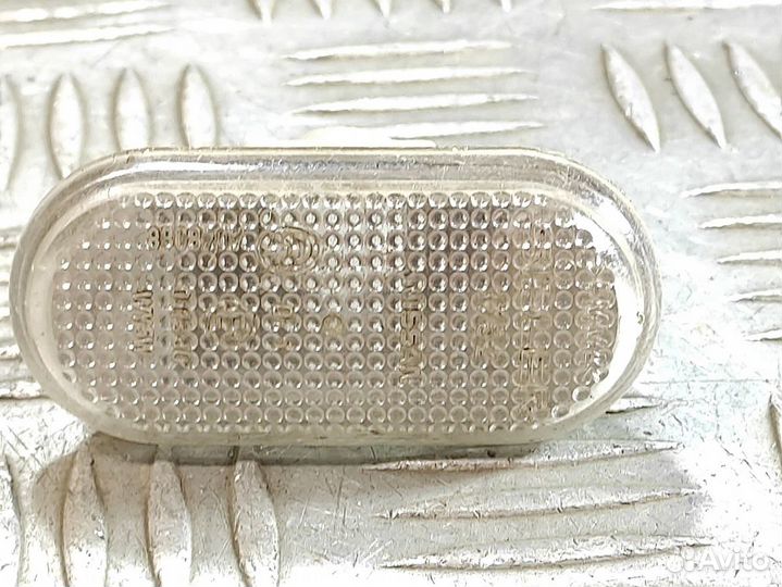 Повторитель в крыло левый Nissan Tiida c11