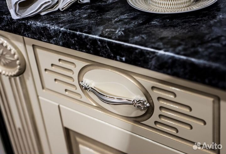 Кухня угловая Верона 3,9*1,6 крем в наличии