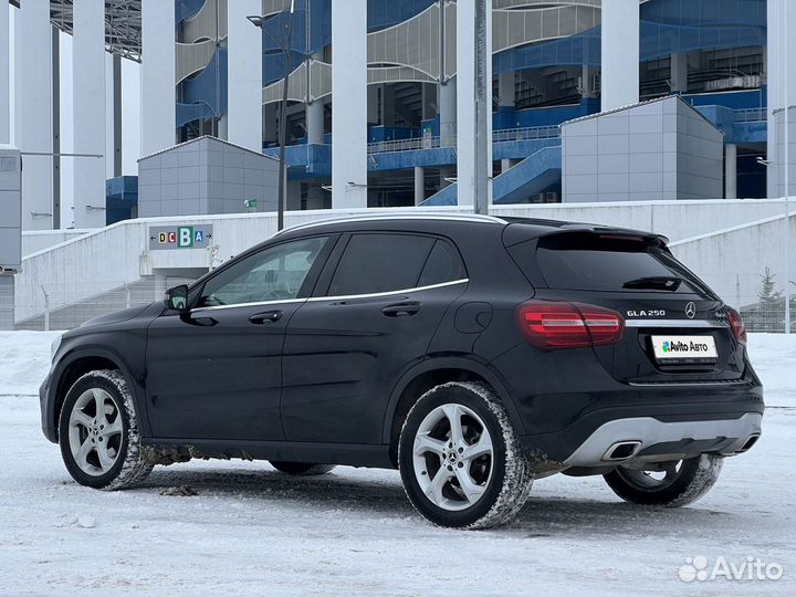 Mercedes-Benz GLA-класс 2.0 AMT, 2018, 98 297 км