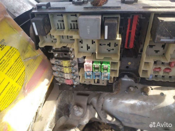 Блок предохранителей Ford Focus 2 2005-2008