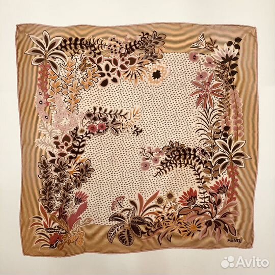 Шелковый платок fendi