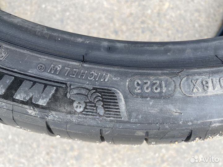 Michelin Pilot Sport 4 S 245/35 R21 и 275/30 R21