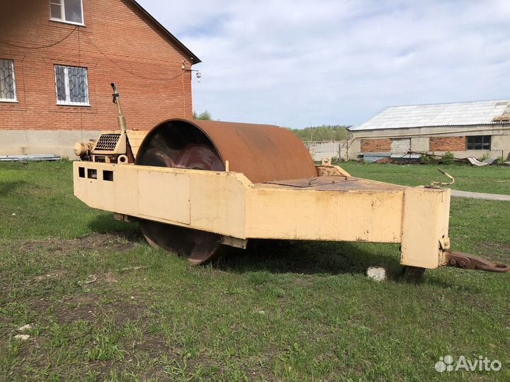 Каток прицепной