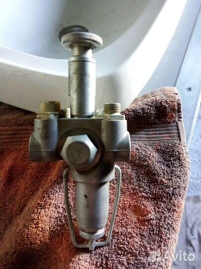 Насос ручной подкачки топлива икарус