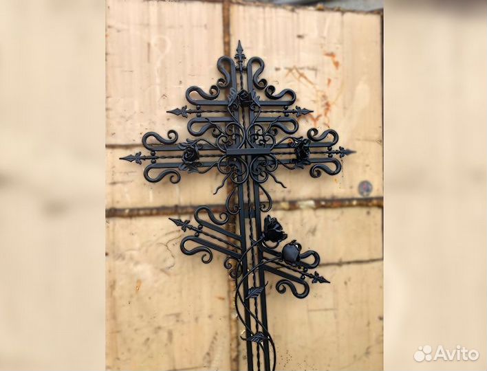 Кованый крест на могилу