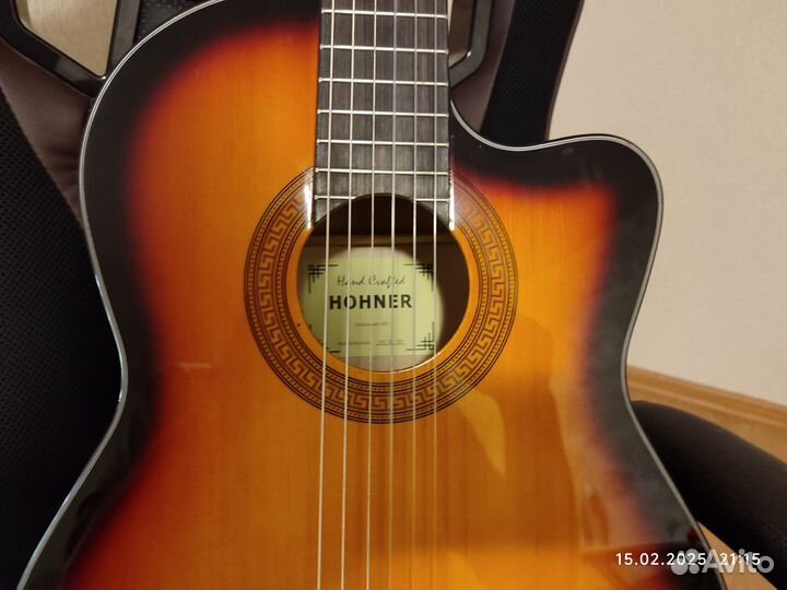 Классическая испанская гитара