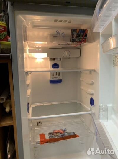 Рабочий холодильник Whirlpool No Frost