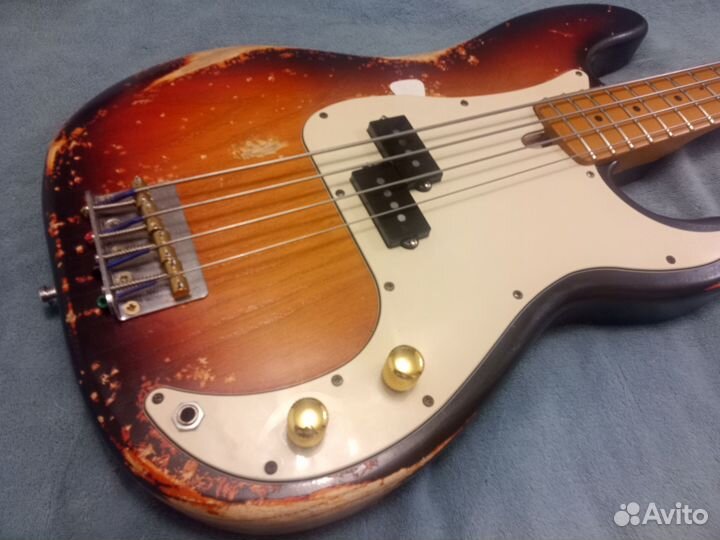 Мастеровой бас Fender Precision