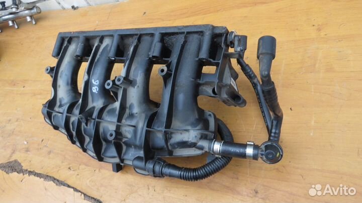Впускной коллектор Volkswagen Passat B6 2,0 tfsi