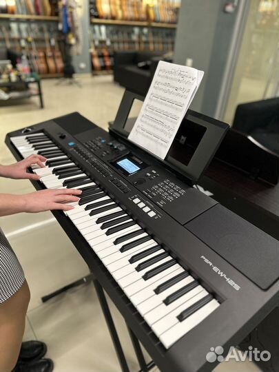 Yamaha PSR EW425 Цифровой синтезатор