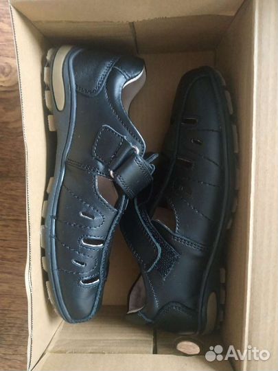 Сандалии детские для мальчиков новые