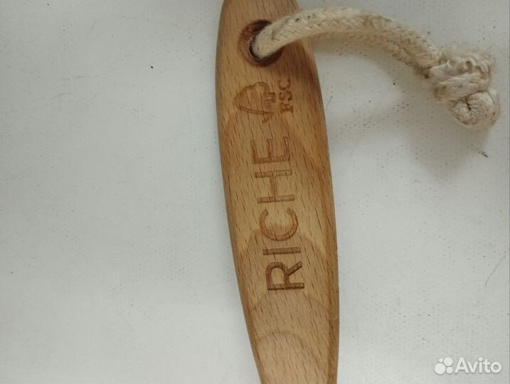 Щетка для сухого массажа Riche