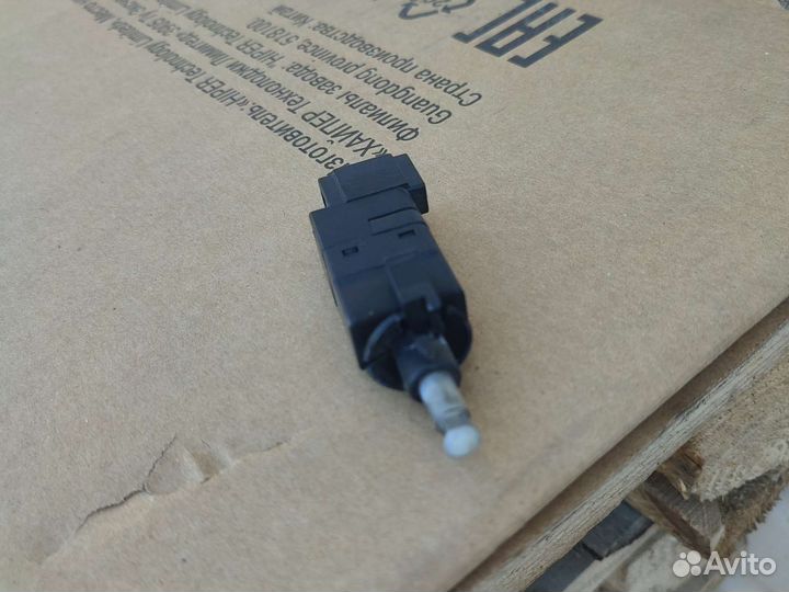 Мерседес W 211датчик стоп сигнала лягушка