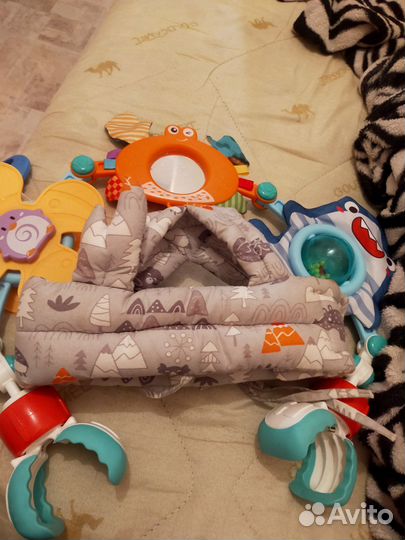 Дуга с игрушками