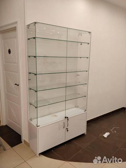 Стеклянная витрина