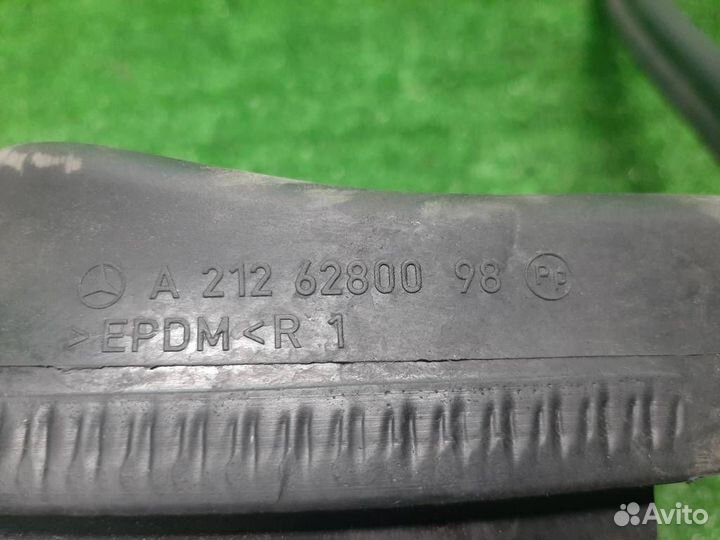 Уплотнитель капота Mercedes Benz E-class W212 2009