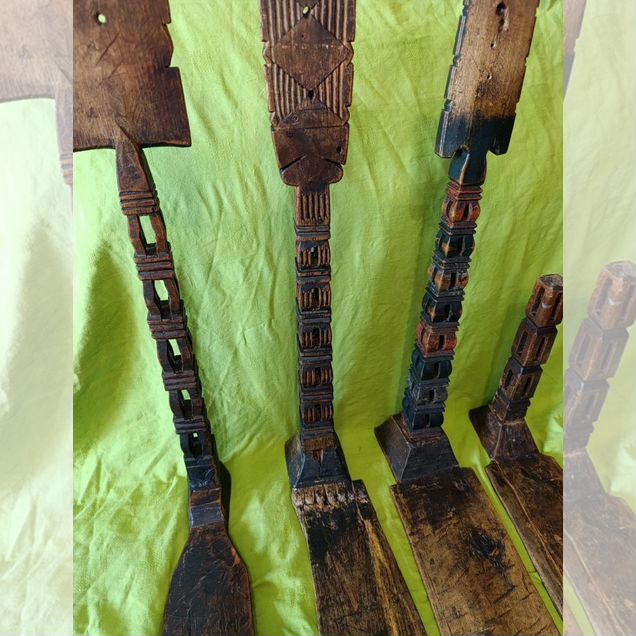 Старинные резные прялки(башенки)