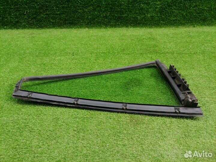 Стекло двери (форточка) заднее левое Toyota Rav 4