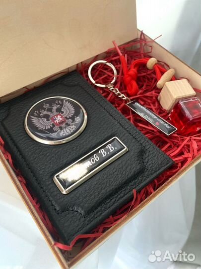 Подарок мужчине обложка/набор на автодокументы