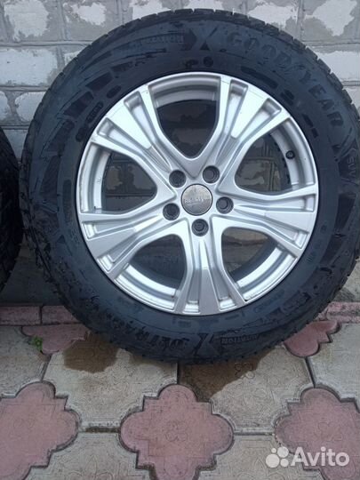 Продам комплект колес