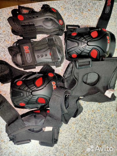 Ролики защита и шлем