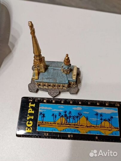 Петропавловская крепость и Заяц (сувениры)