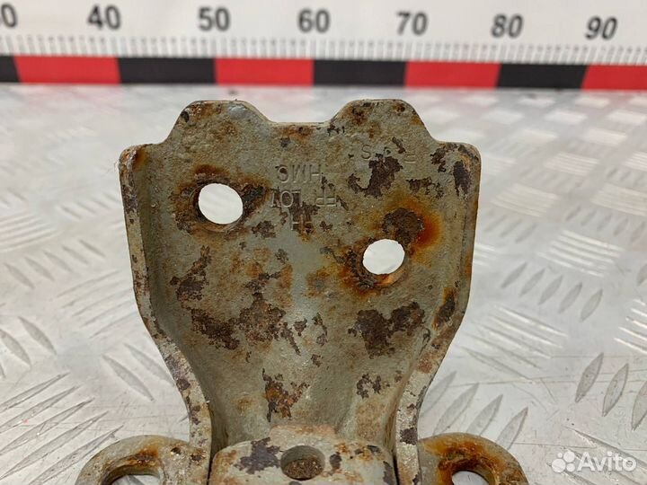 Б/У петля двери передний правый Hyundai Accent LC