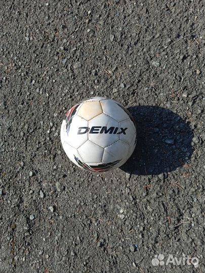 Футбольный мяч Demix