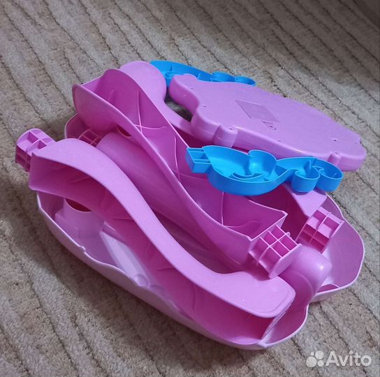 Туалетный столик с зеркалом и подсветкой