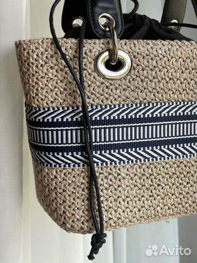 Сумка плетёная на ножках