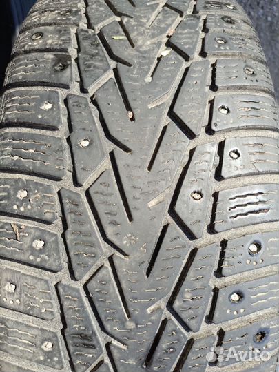 Nokian Tyres Hakkapeliitta 7 215/65 R16