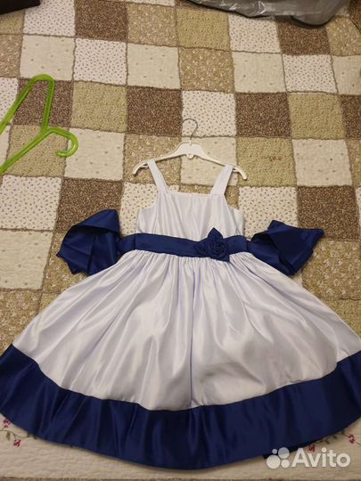 Новое нарядное атласное платье для девочки, 110 р