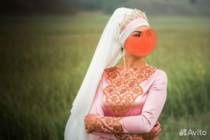 Платье на никах 42 44