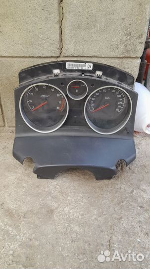 Приборка Opel Astra 2008 года в идеальном