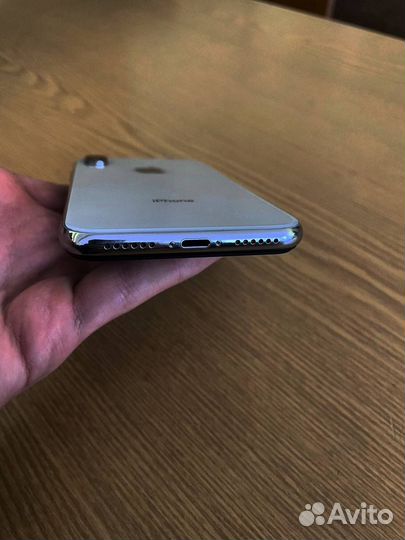 iPhone X, 64 ГБ