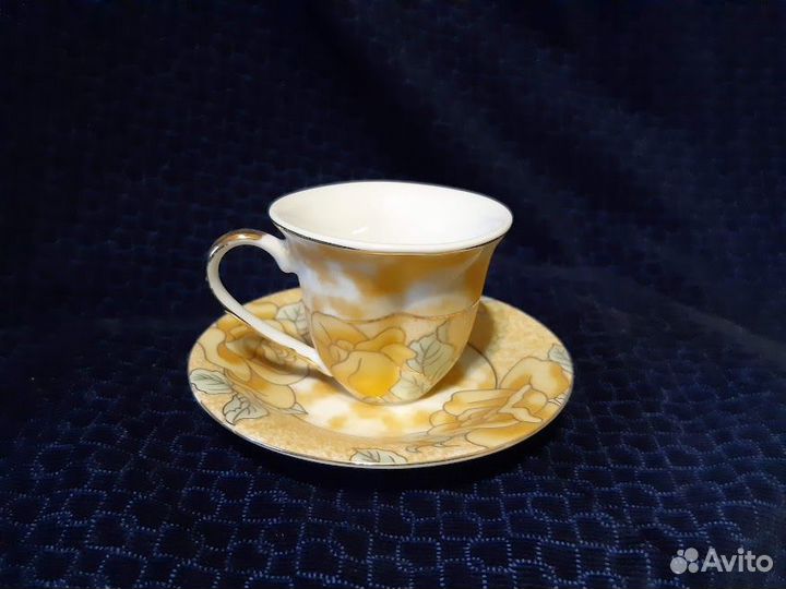 Кофейная пара с чашкой в виде сердца