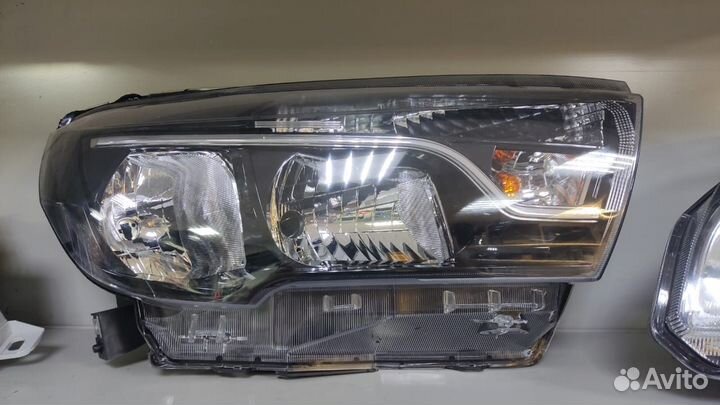 Фара для Лады Веста передняя Правая Новая