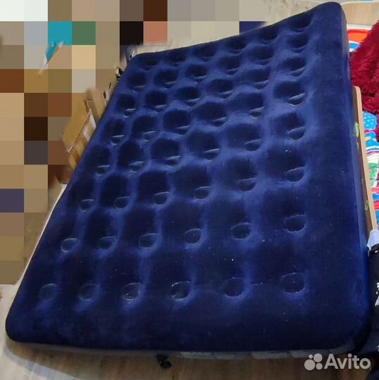 Надувной матрас с насосом 190*150 см