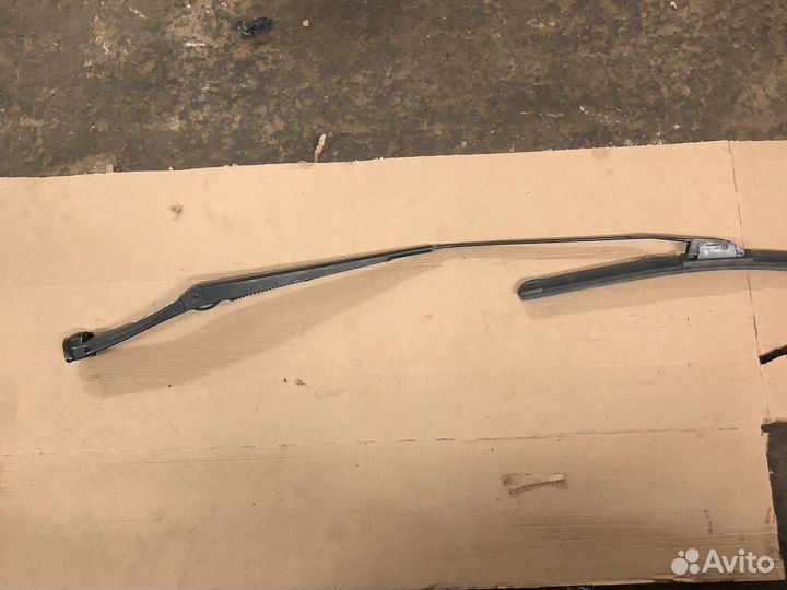 Skoda rapid Поводок щёток