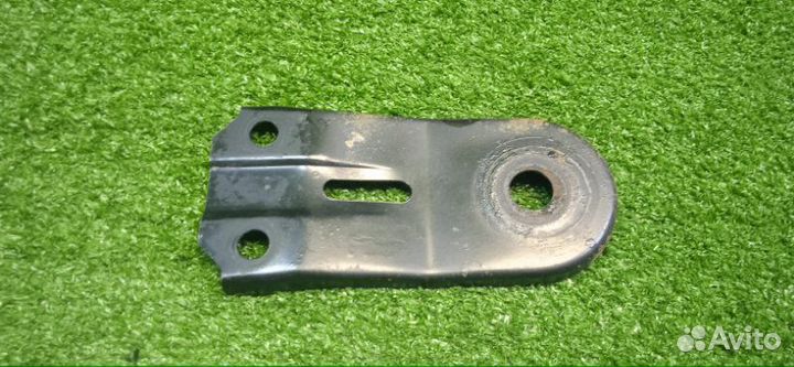 Кронштейн подрамника передний Ford Focus 2 седан