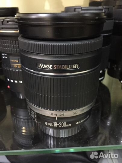 Объектив Canon EF-S 18-200/3.5-5.6 IS